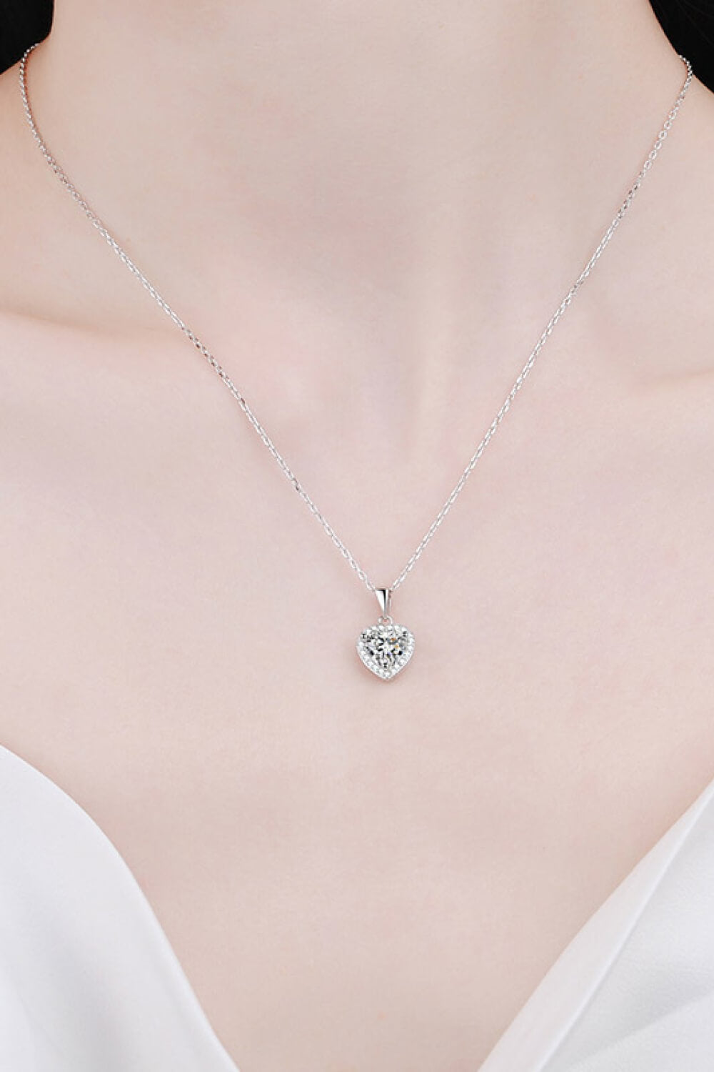 1 Carat Moissanite Heart Pendant Chain Necklace